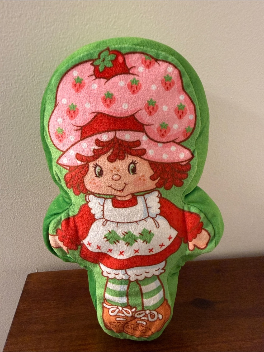 Surreal Entertainment World Of STRAWBERRY SHORTCAKE  9” Plush Pillow